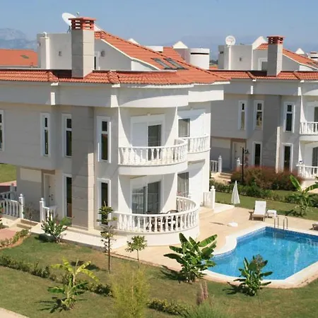 וילה Golf Village - With Private Pool