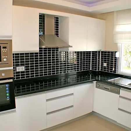 וילה Golf Village - With Private Pool