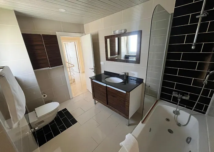 Golf Village - With Private Pool 베렉